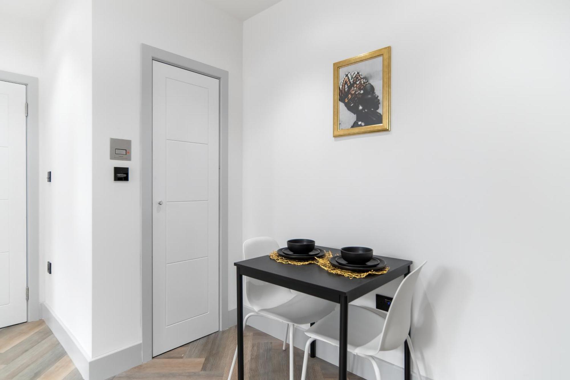 London Road Romford Block Apartman Kültér fotó